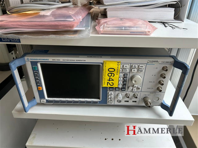 ROHDE&SCHWARZ SMU 200A VECTOR SIGNAL GENERATOR
